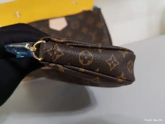 First bag MULTI EXCHANELUSIVE LOUIS DIGITAL PRELAUNCH VUITTON POCHETTE ACCESSOIRES - 0508